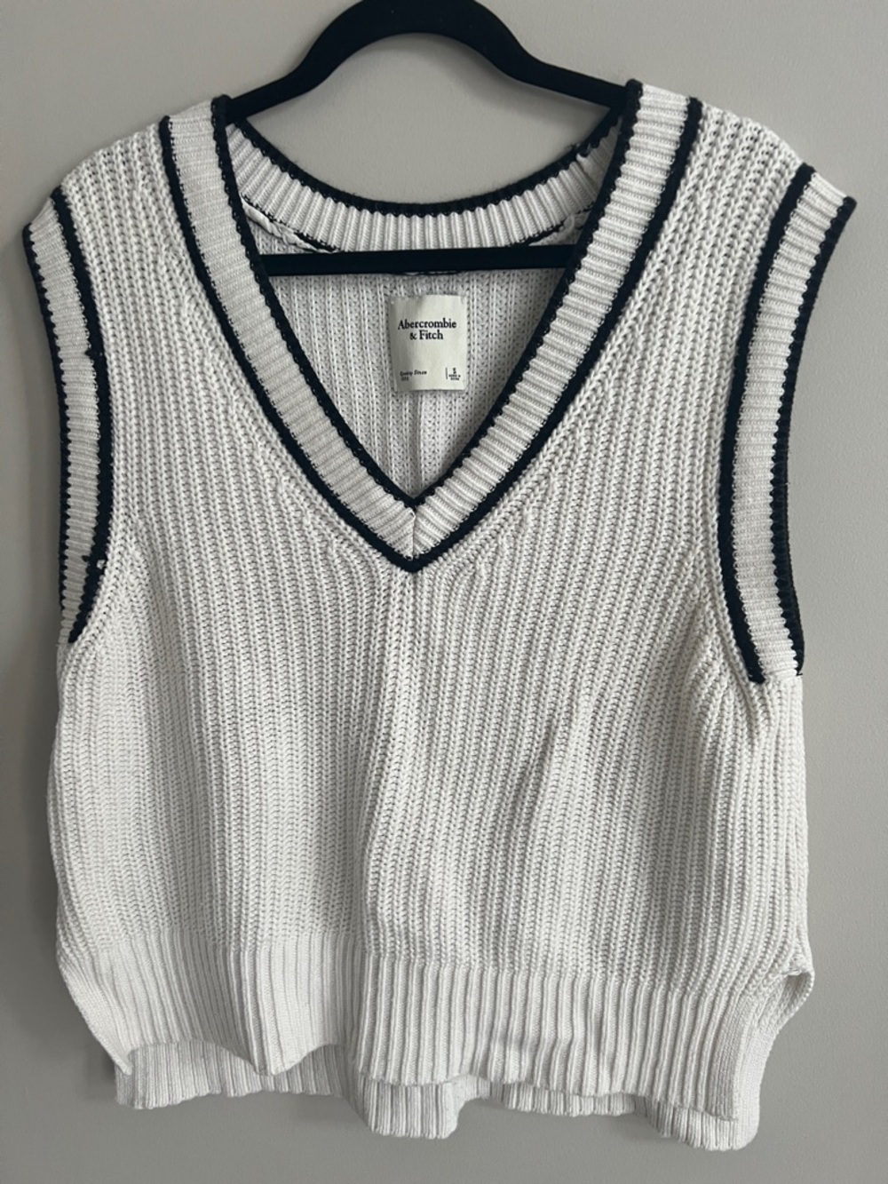 Abercrombie & Fitch White Knit V-Neck Sweater Vest with Navy Trim, Size S